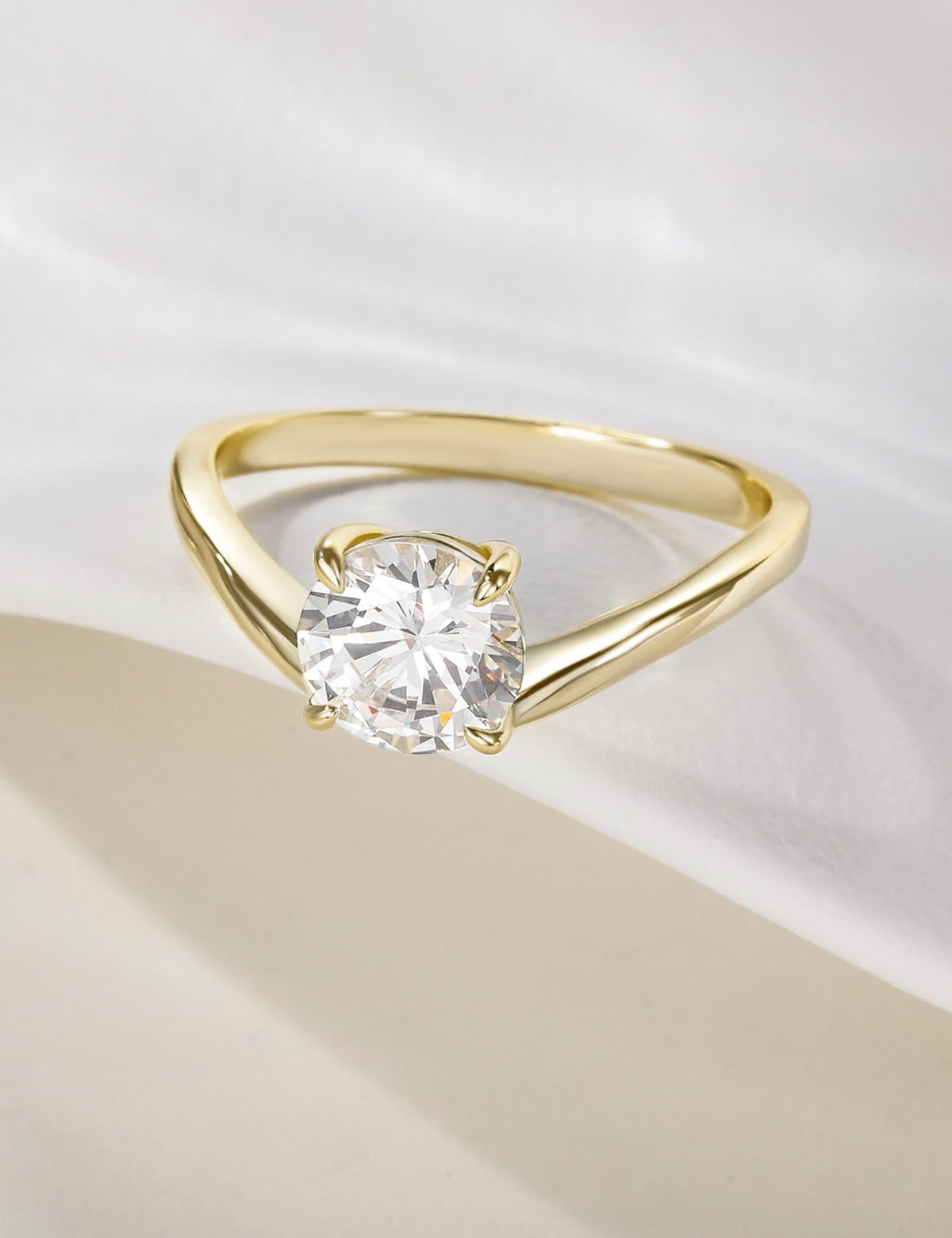 1.5 ct Round Cut Curved Wedding Ring Set – product view 8