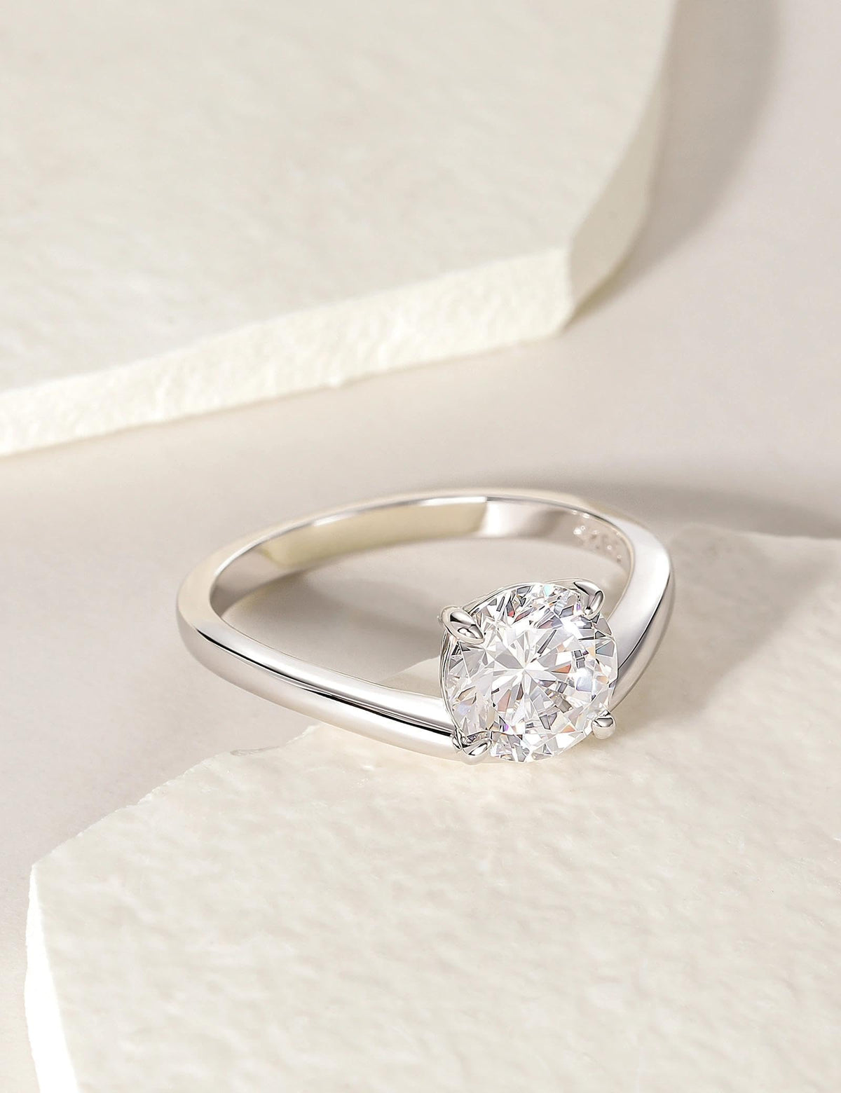 1.5 ct Round Cut Curved Wedding Ring Set – product view 14