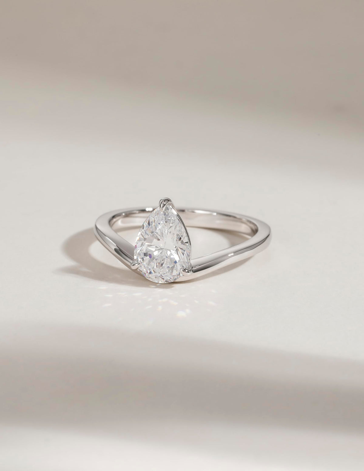 1.5 ct Pear Cut Curved Wedding Ring Set – product view 14