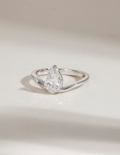 1.5 ct Pear Cut Curved Wedding Ring Set – product view 14