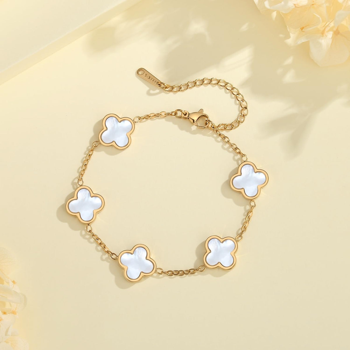gold clover link bracelet for everyday style