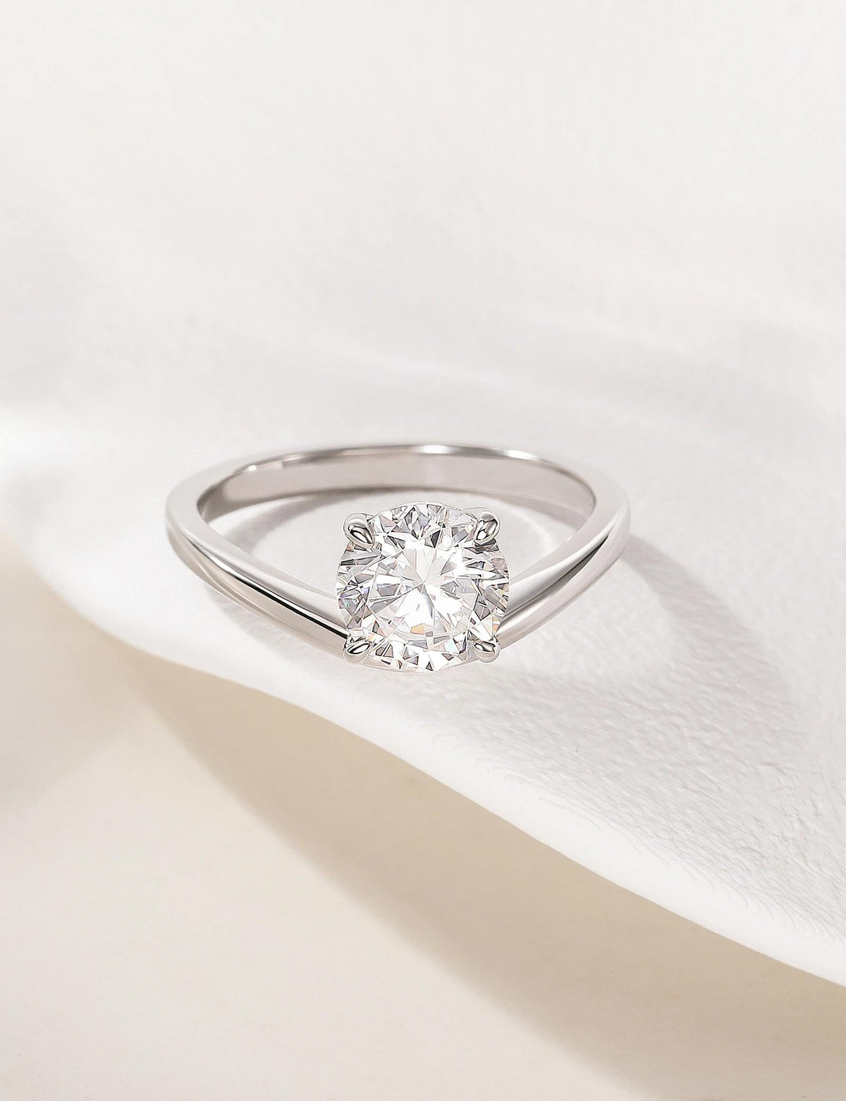 1.5 ct Round Cut Curved Wedding Ring Set – product view 13