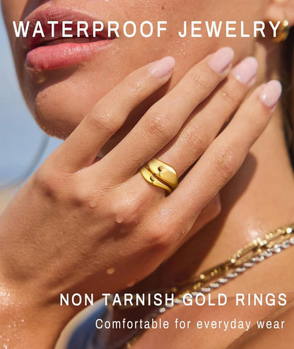 gold pinky and thumb ring styling