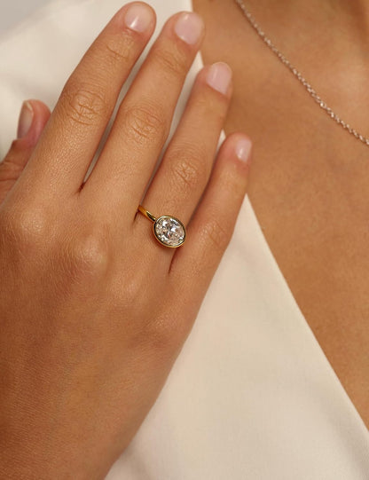 Oval Cut Travel Engagement Ring – product view 4