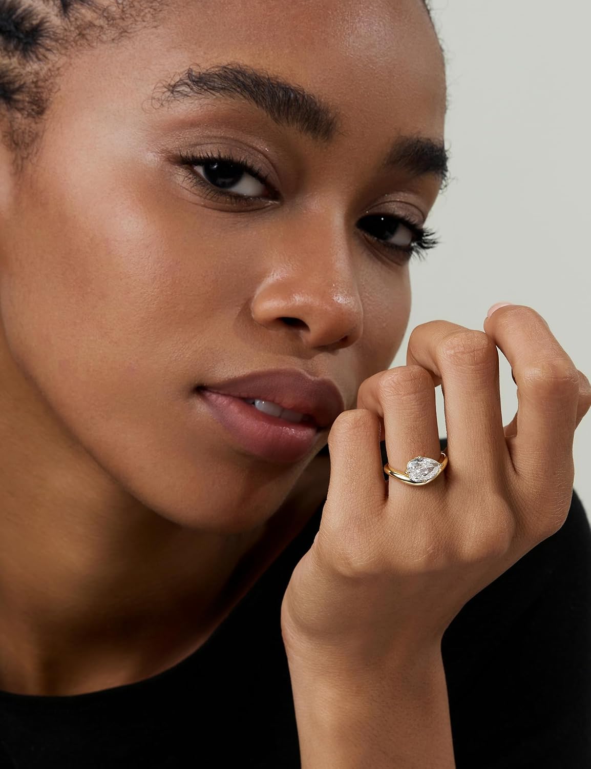 Teardrop Curved Wedding Ring Set – product view 3