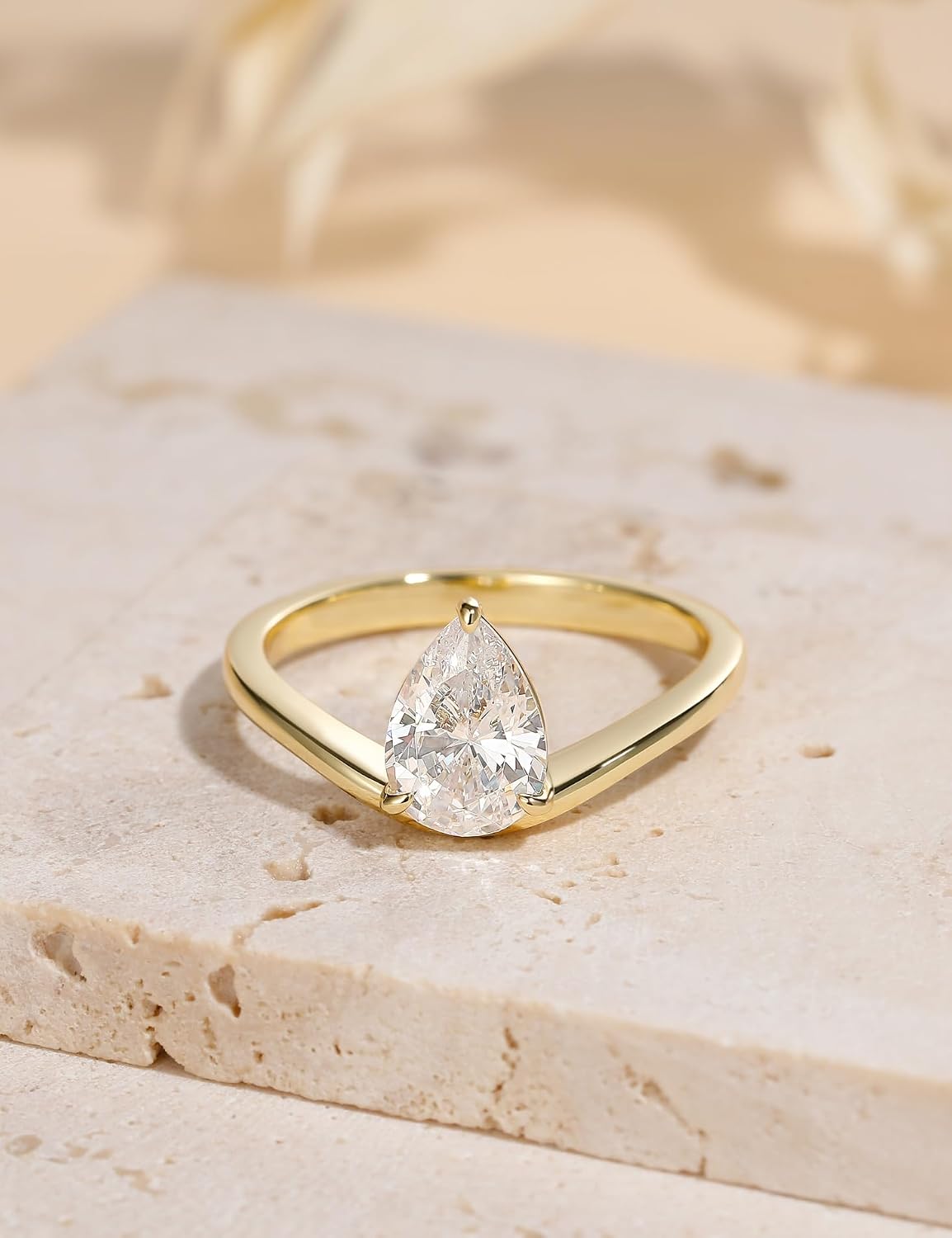 1.5 ct Pear Cut Curved Wedding Ring Set – product view 2
