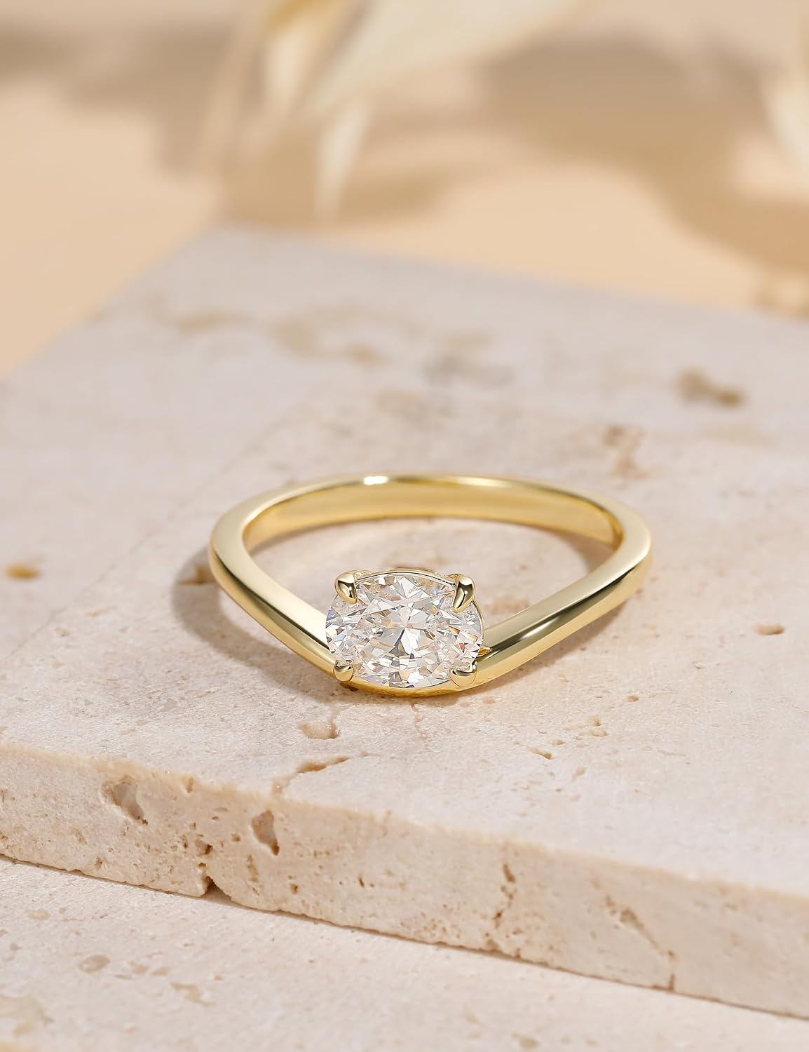 1.5 ct Oval Cut Curved Wedding Ring Set – product view 2