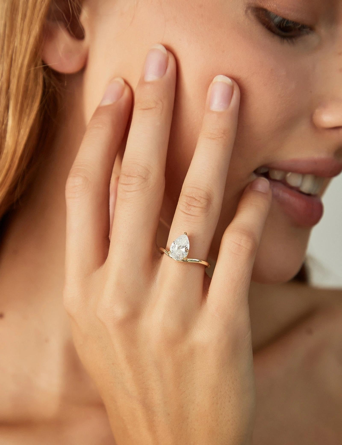 1.5 ct Pear Cut Curved Wedding Ring Set – product view 7