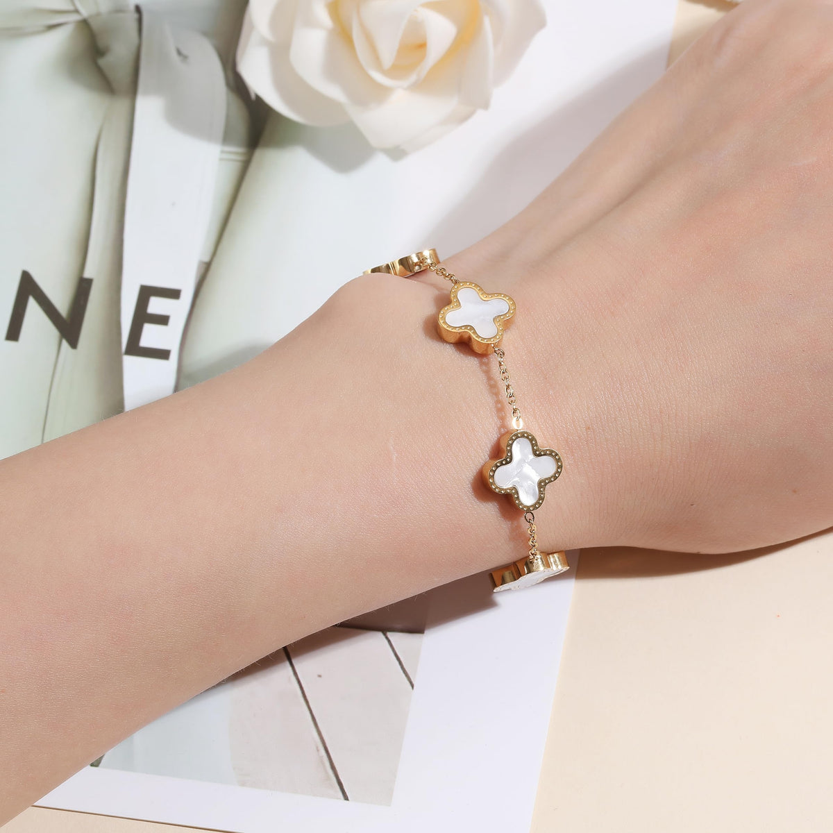 colorful clover bracelet gift set – image 17