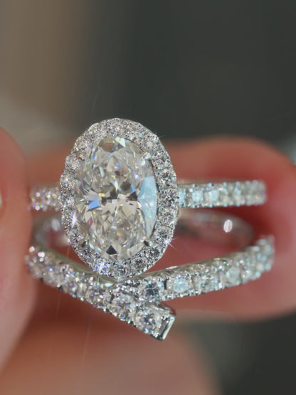 Moissanite Oval-Shaped Diamond Micropavé Engagement Ring Set